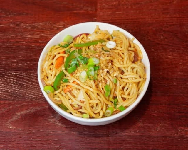 Veg Hakka Noodles.